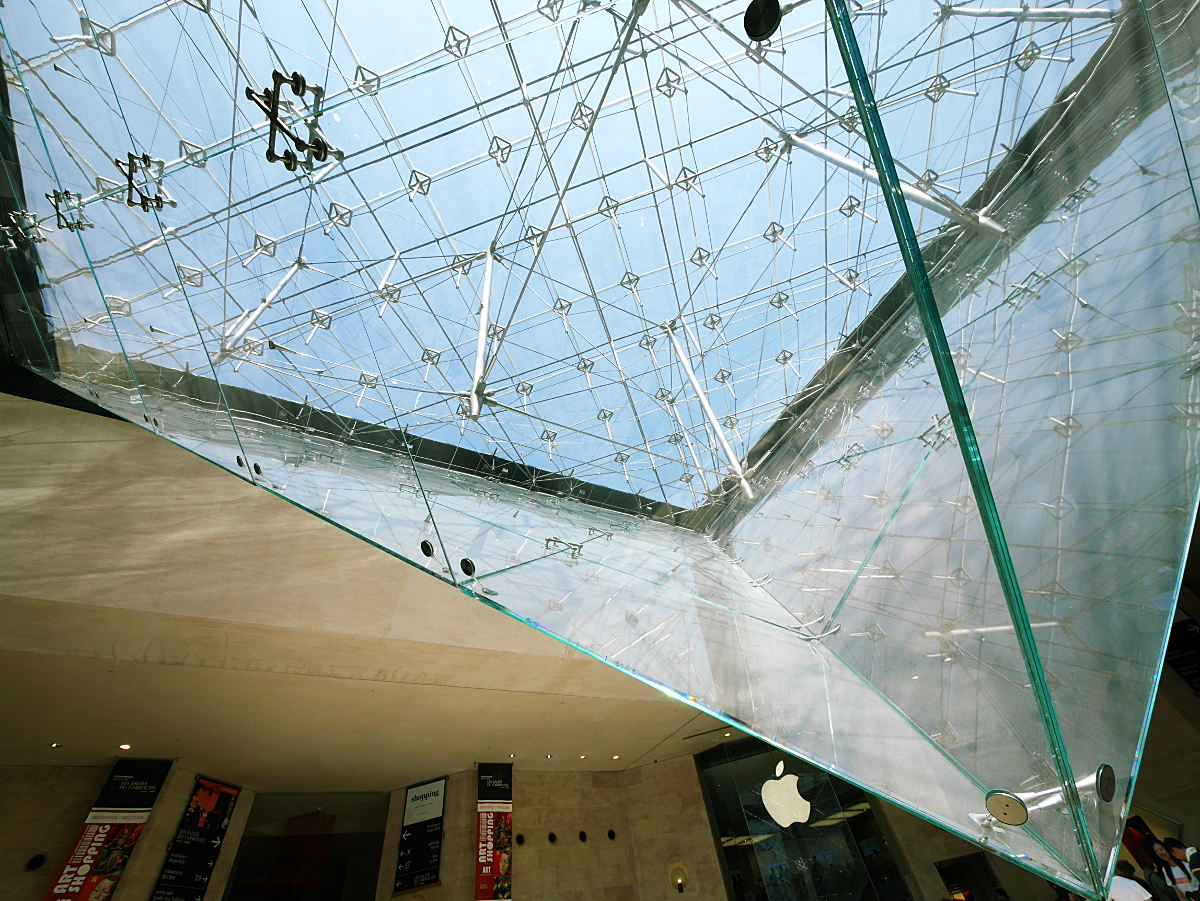 Pyramide du Louvre